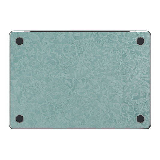 天青竹涛 Hibiscus MacBook skin. D bottom material and colour illustration. MacBook Air 15.3 M3-M5 render used as a shared material and installation illustration; actual cutouts and included pieces follow the selected model and Coverage. Device not included.